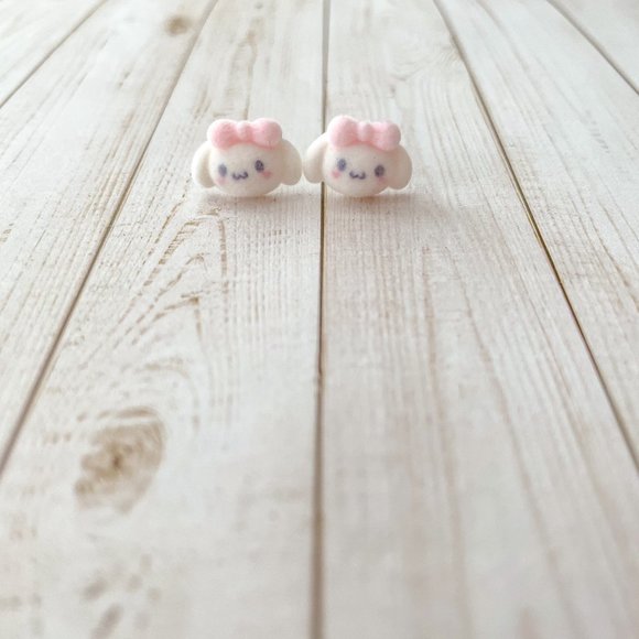 🖤 Cinnamoroll Fuzzy Earring Studs - Picture 5 of 6